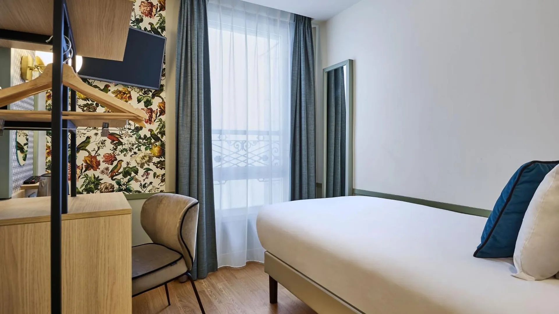 ***  Hotel Cervantes By Happyculture Paryż Francja