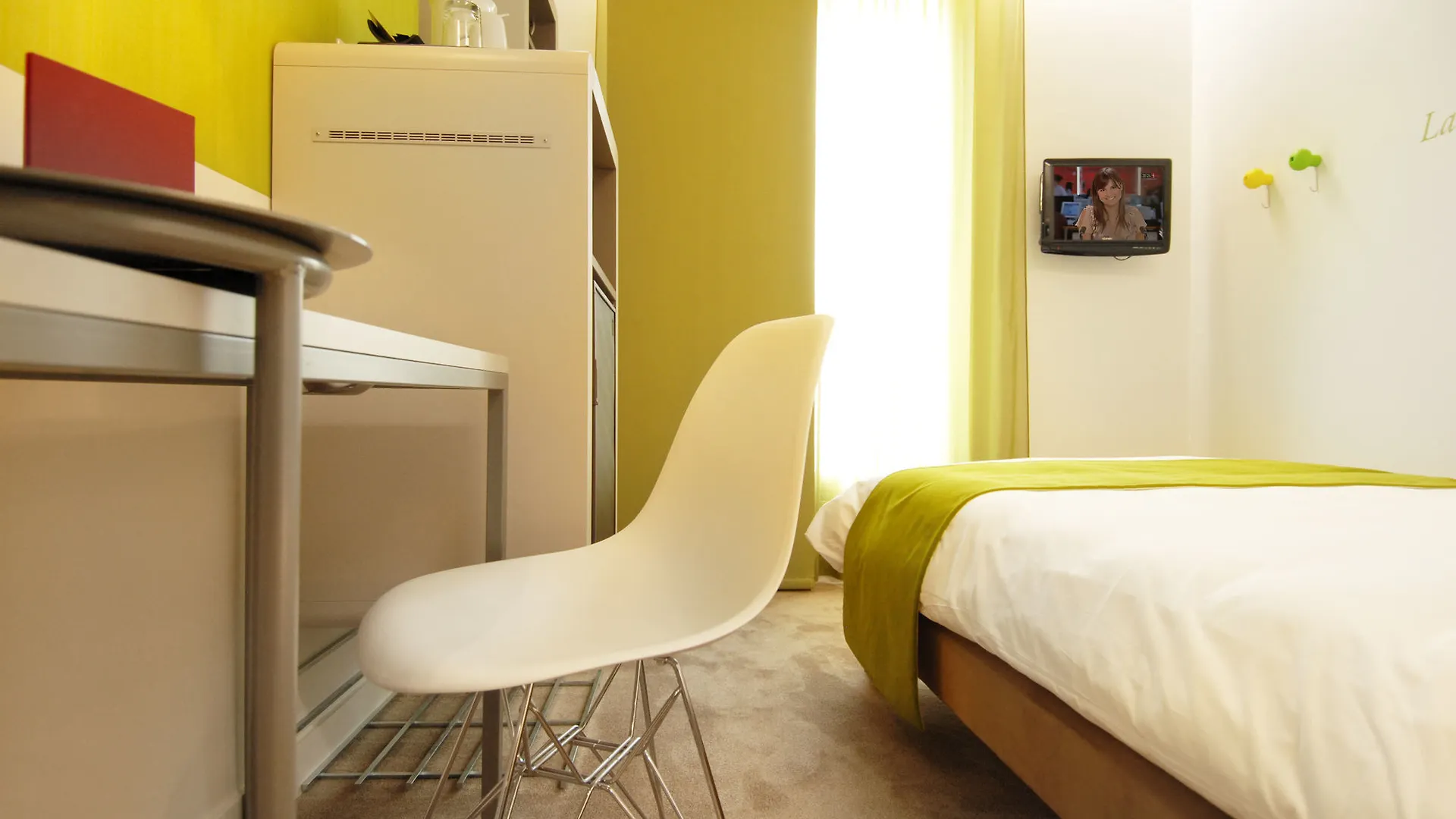 ***  Hotel Cervantes By Happyculture Paris France